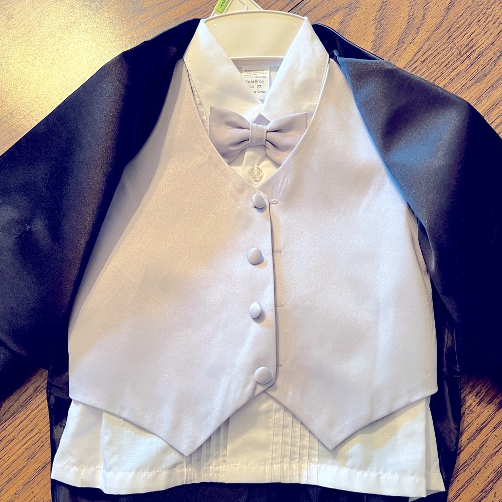 Peanut Butter Collection Black Tuxedo with tails in NEW condition!